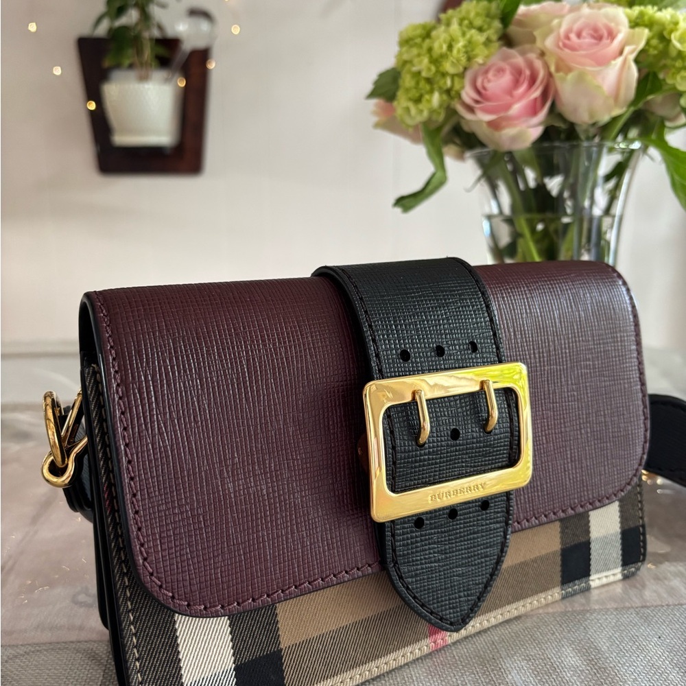 Classic Burberry, Black and Burgundy Checkered shoulder bag - Picture 9 of 16